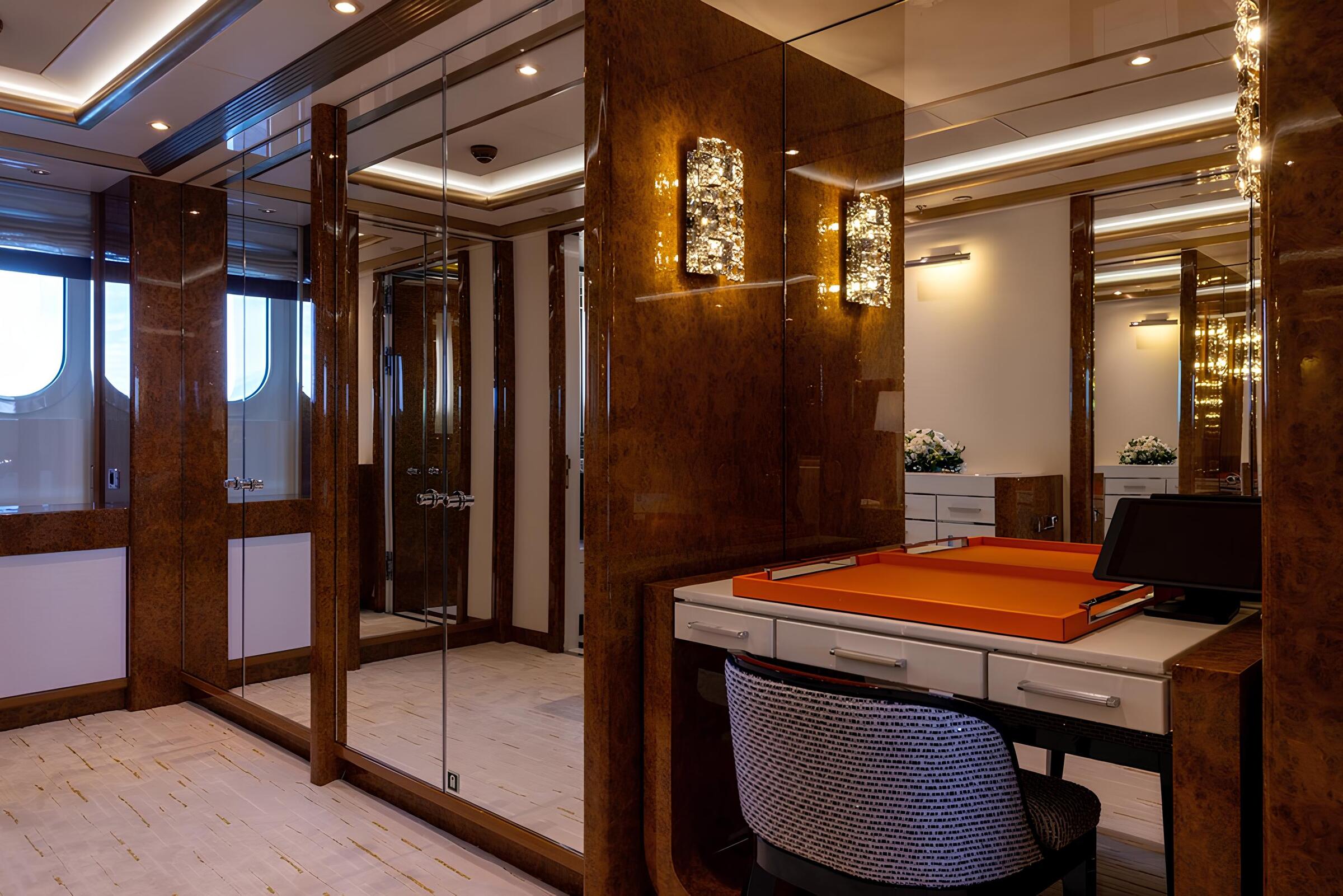 VIP-каюта/VIP cabin