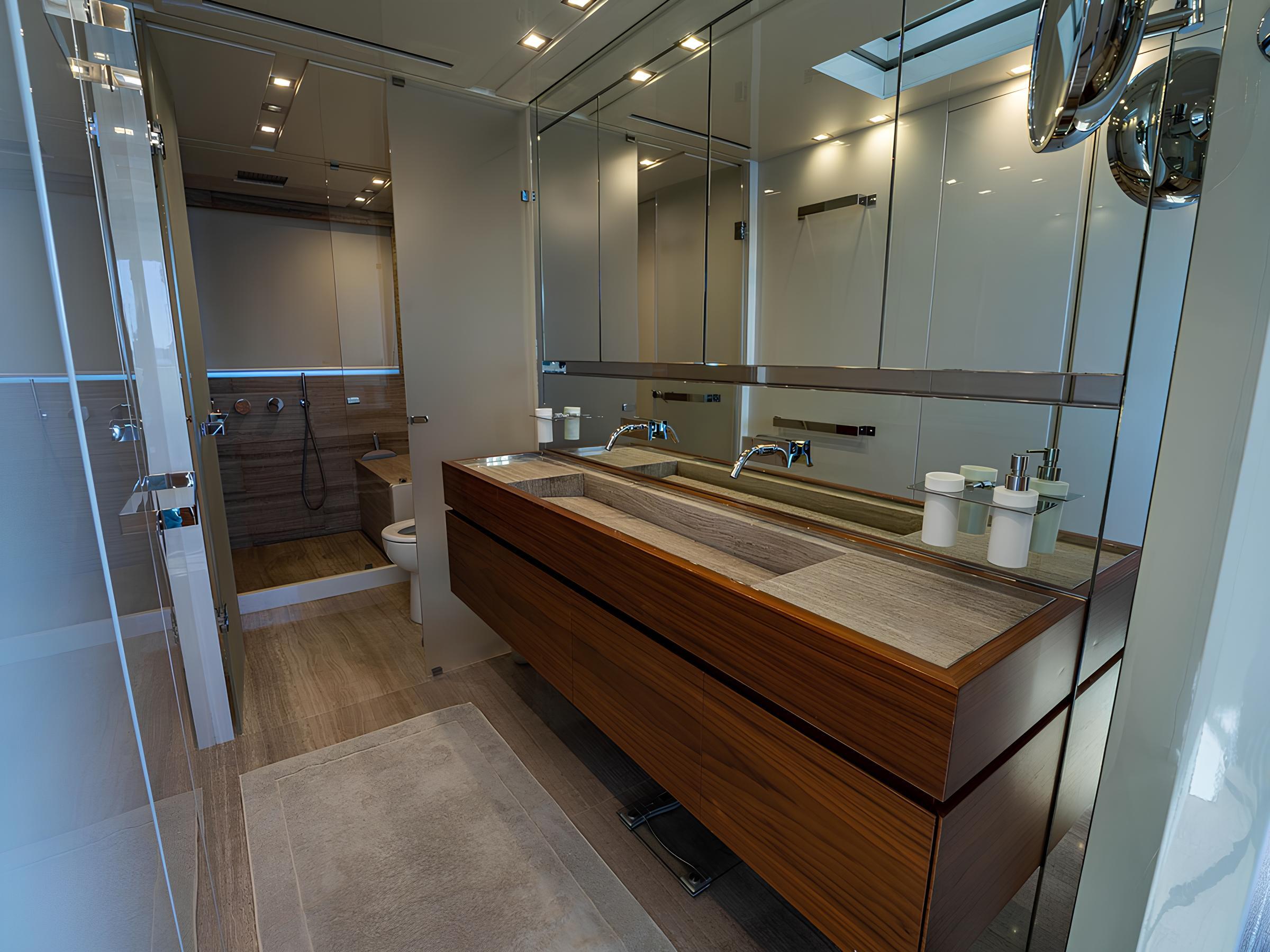 Санузел владельца/Master bathroom