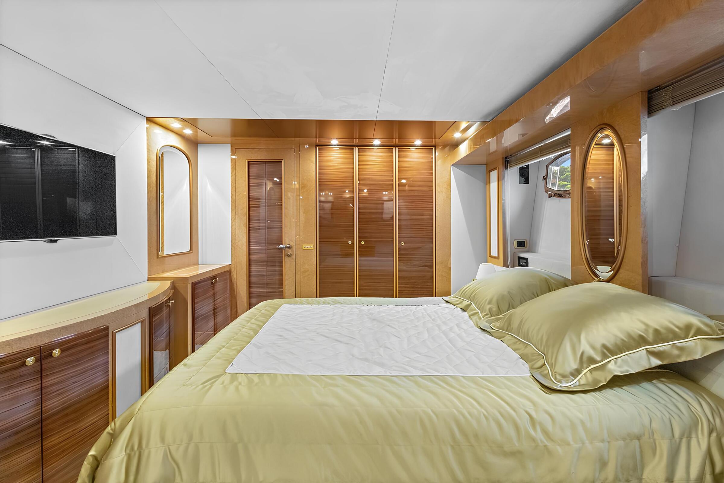 VIP-каюта/VIP cabin