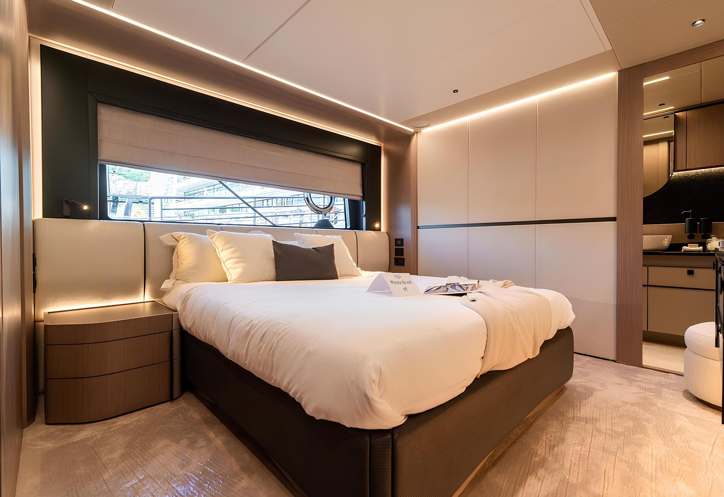VIP-каюта/VIP cabin