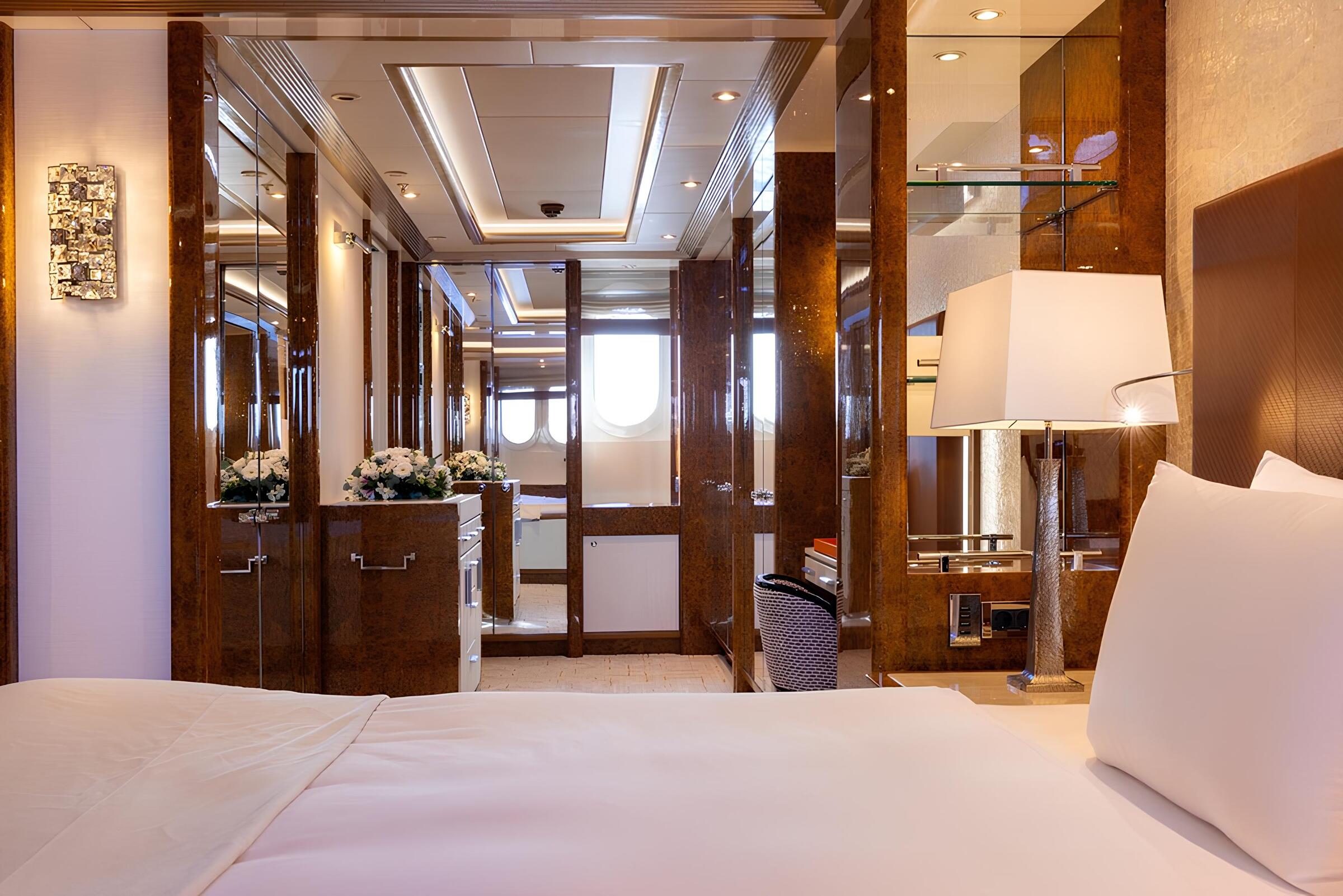 VIP-каюта/VIP cabin