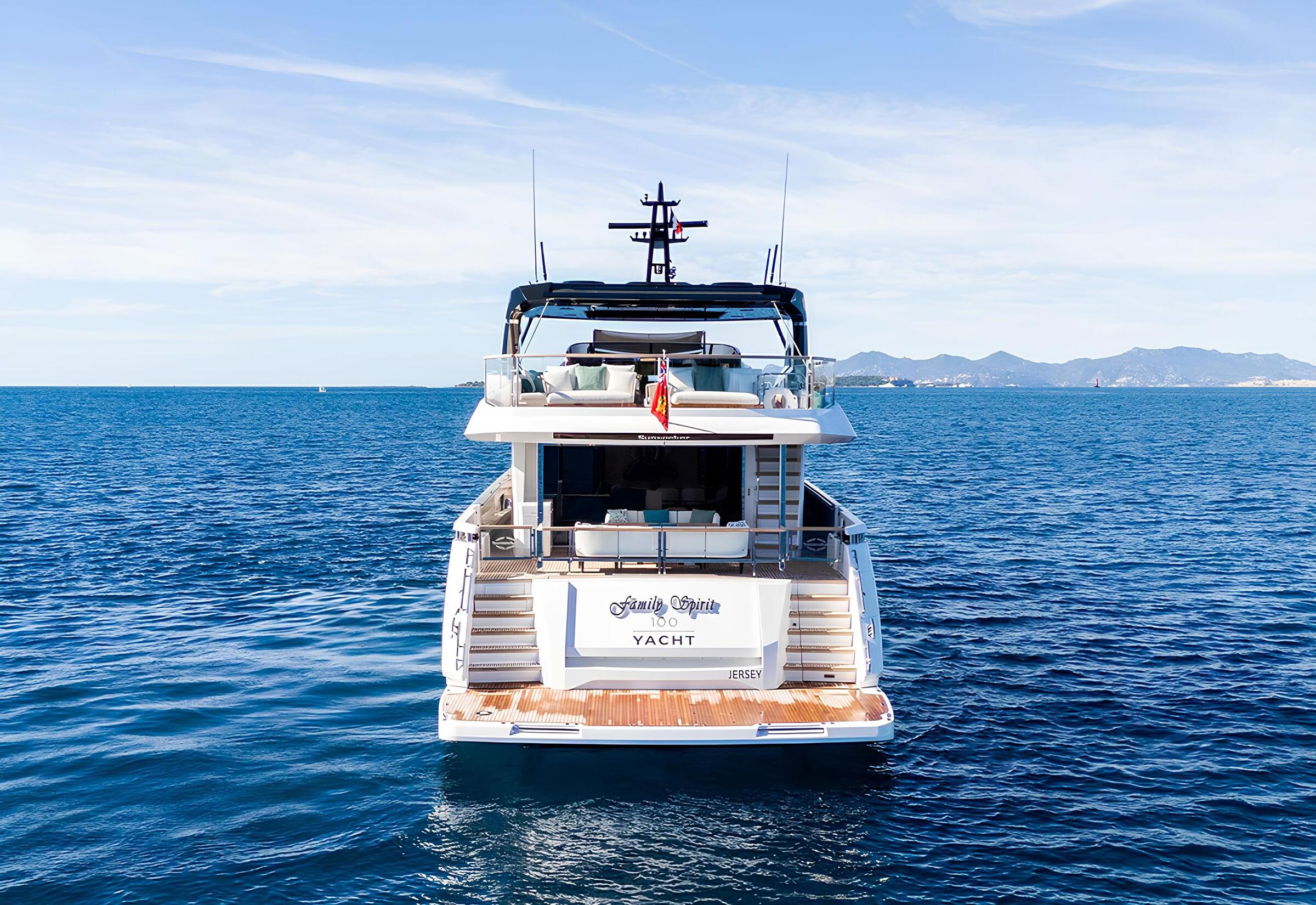 Экстерьер Sunseeker 100 Yacht 2024 MY FAMILY SPIRIT/Exterior Sunseeker 100 Yacht 2024 MY FAMILY SPIRIT