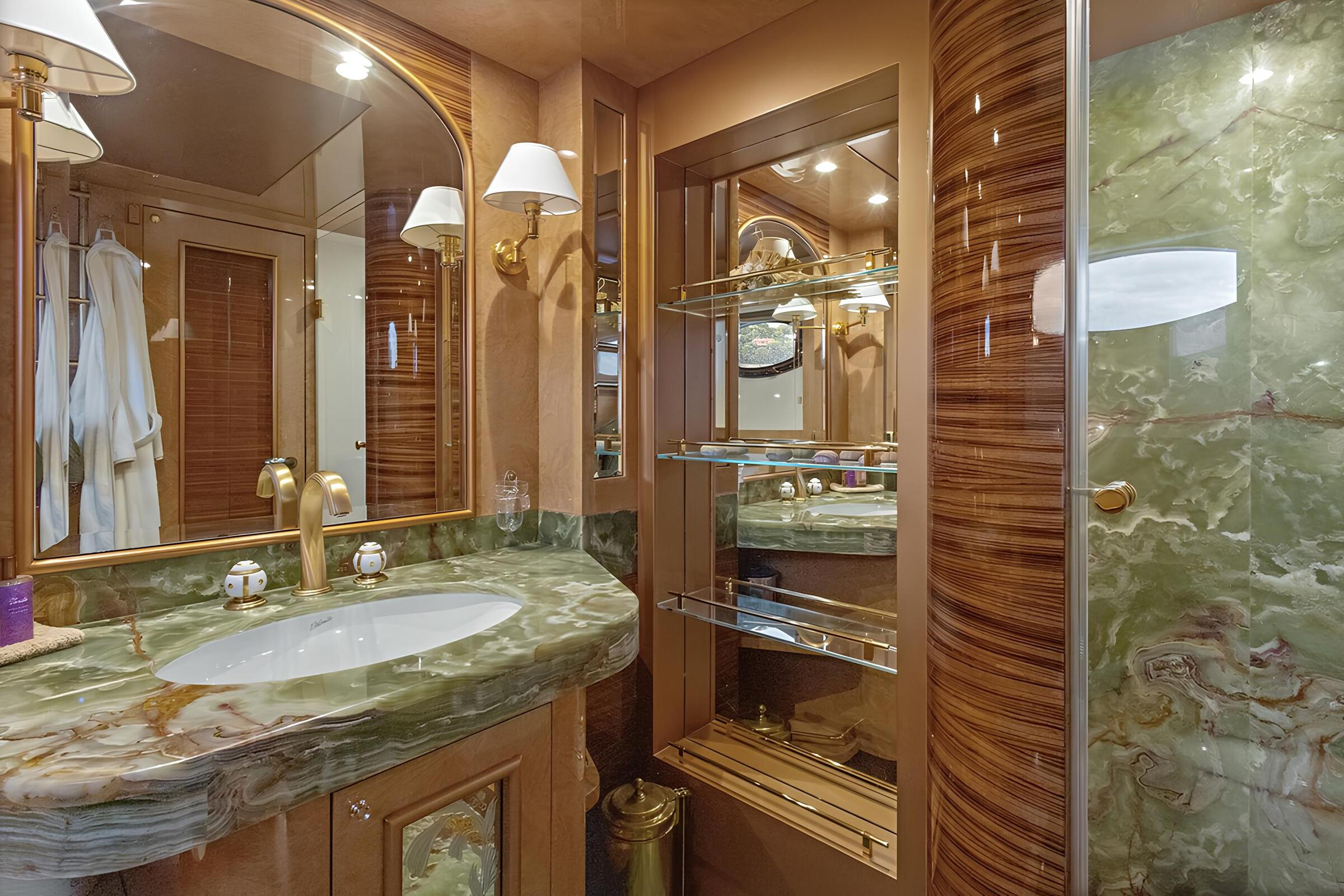 VIP-санузел/VIP bathroom