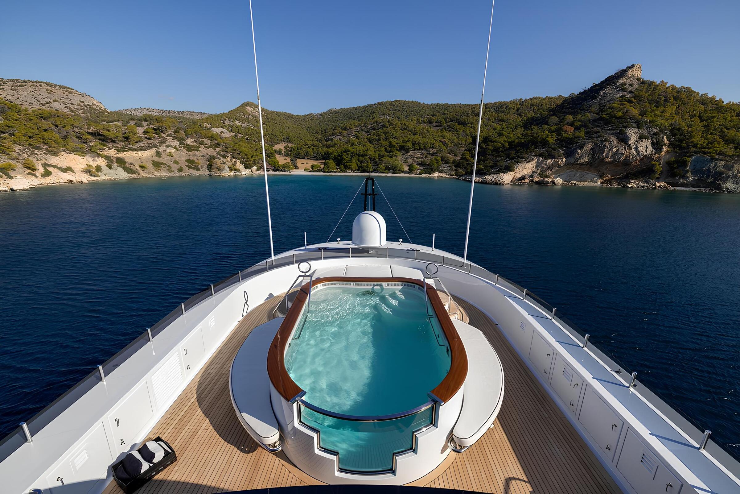 Бассейн на сандеке/Sundeck swimming pool