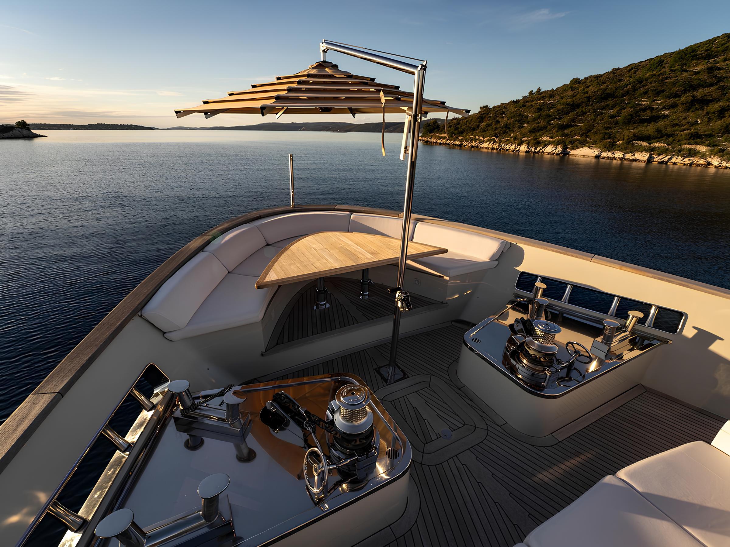 Зона отдыха на носу/Bow lounge area