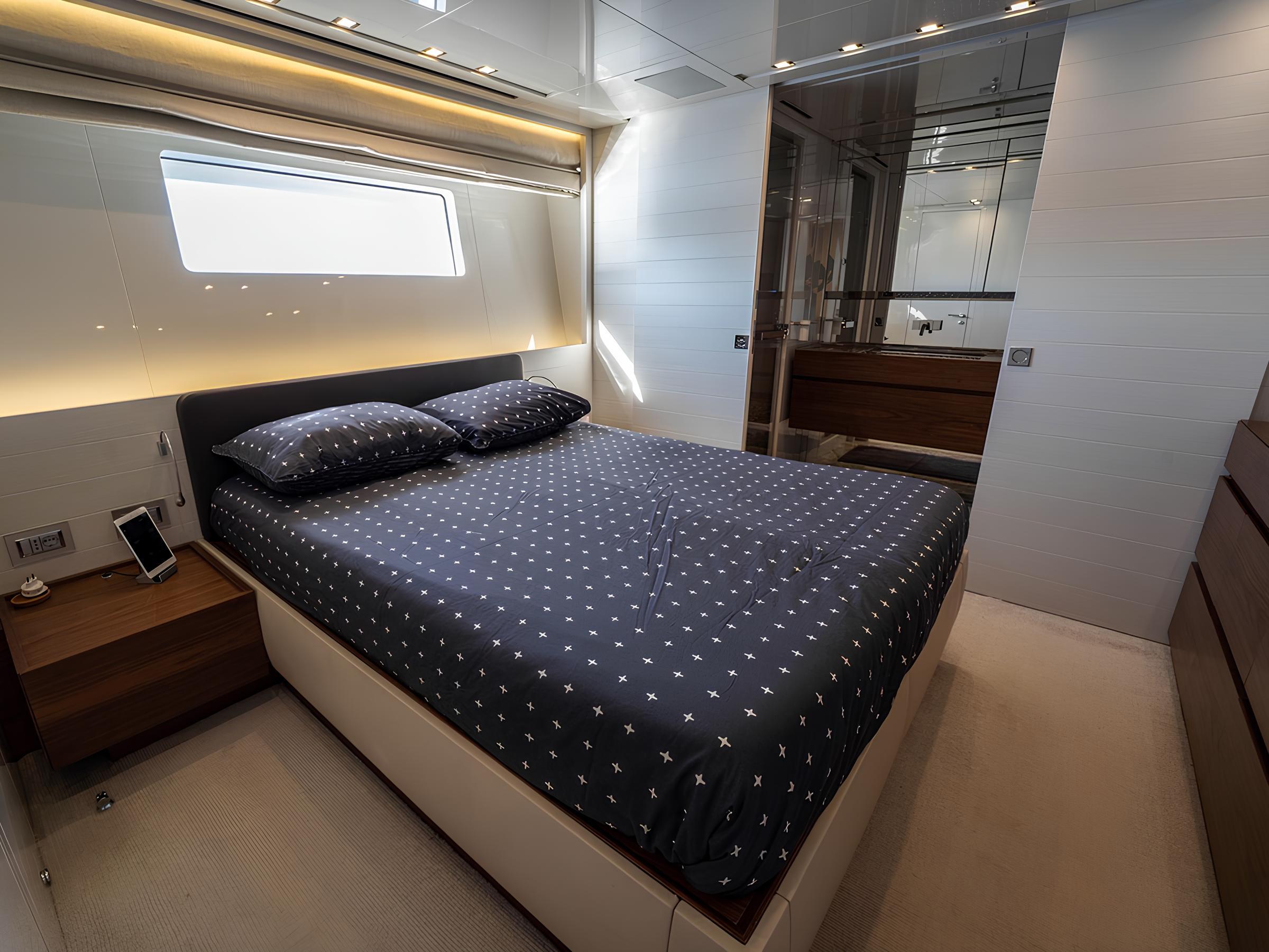 VIP-каюта/VIP cabin