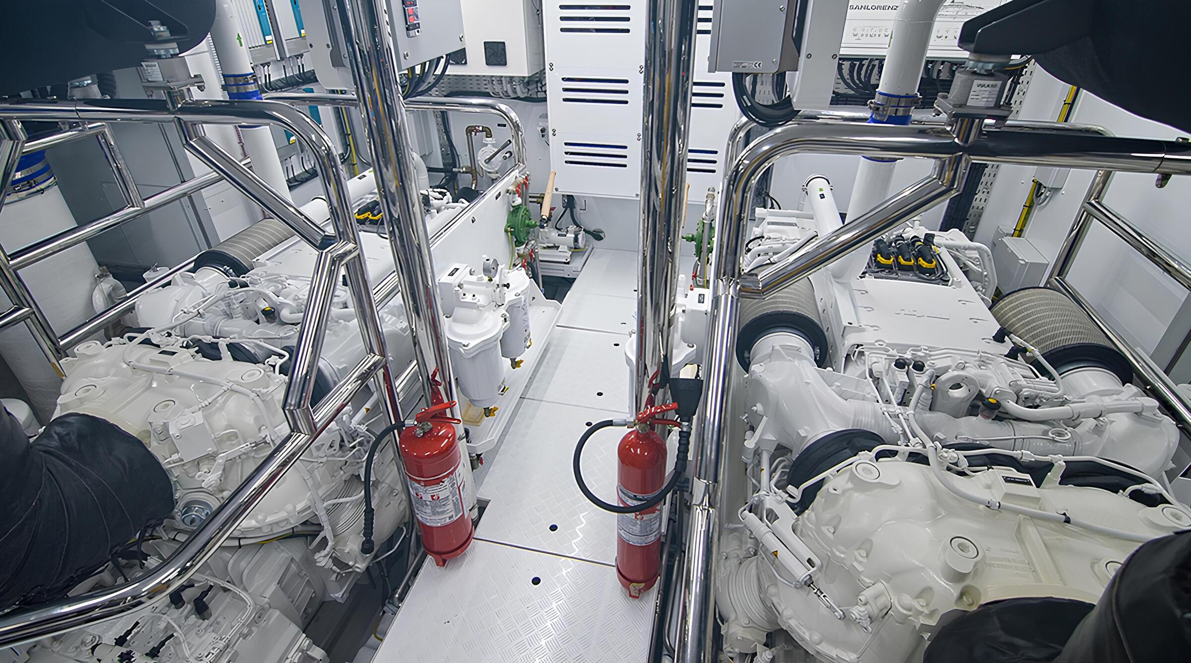 Моторный отсек/Engine room
